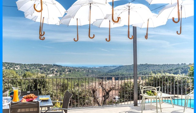 Le Panorama d'Azur: Sea view, swimming pool, Jacuzzi, air-conditioned