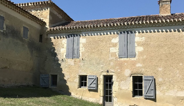 Le Patio a DURAN. Exceptional location in the heart of the Gers.