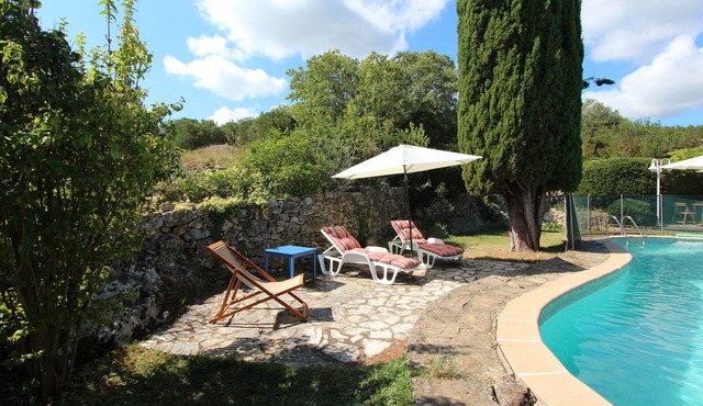 Le Patio cottage with peaceful pool near Cèze valley and Uzès