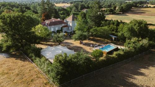 Le Pavillon, Grand Manoir du XVIIe avec Piscine, Bain Nordique et accès privé à la Charente