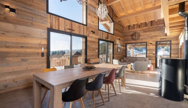 Le Perrus Chalet with Spa and sauna 200m from the lake