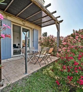 LE PETIT BONHEUR - PLACE PARKING PRIVEE - CLiM - TERRASSE - PISCINE PARTAGEE - PROCHE PARC SPIROU