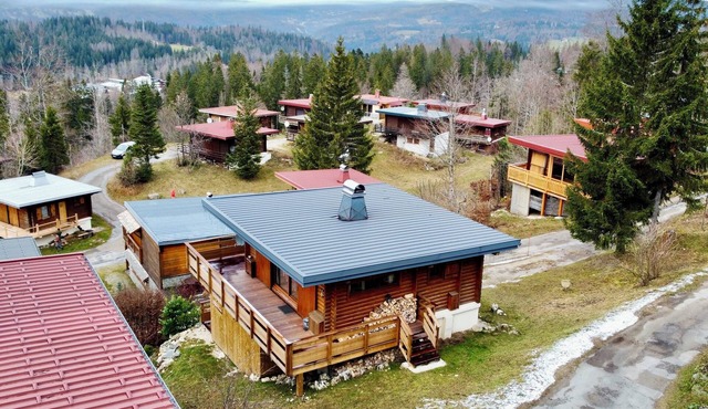 Le Petit Boulu Chalet on the slopes with a view!