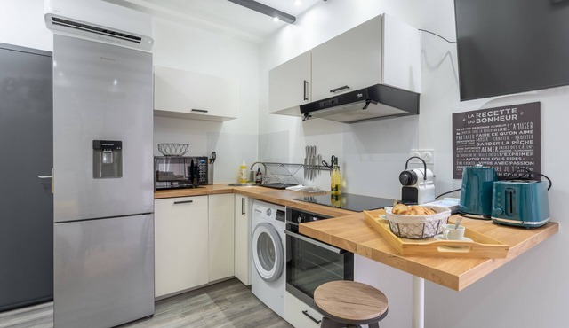 Le Petit Enclos - Appt climatisé, parking privé