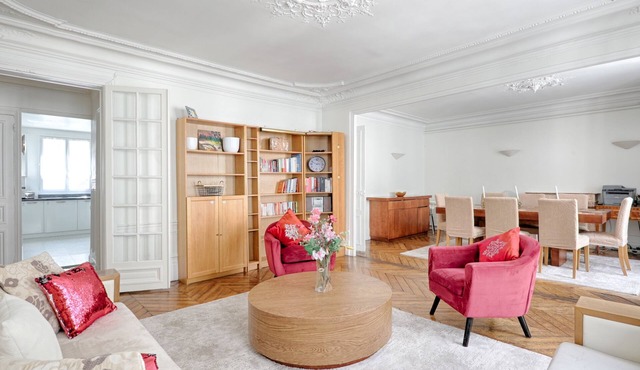 Le Petit Hôtel - Appt 6p 127 m² à Paris