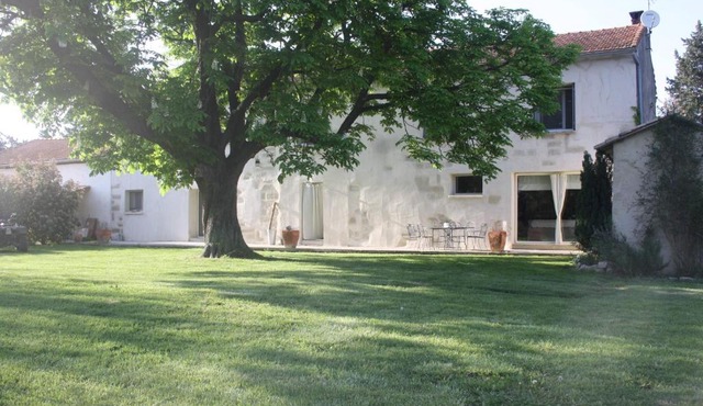 Le petit mas en provence avec piscine