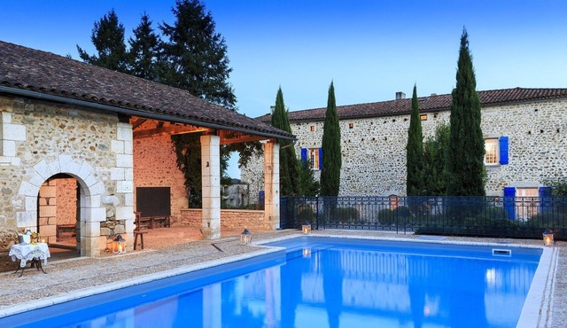 Le Petit Mas - Five Bedroom Villa, Sleeps 8