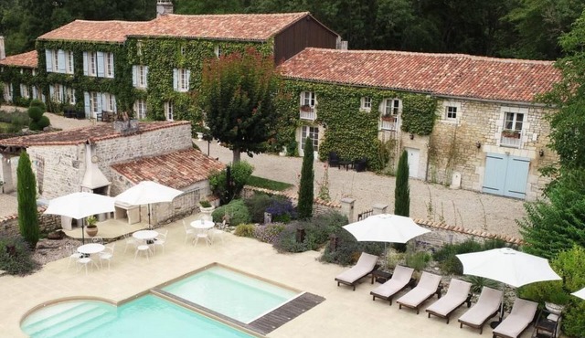 Le Petit Moulin - Feriendomizil mit beheiztem Pool by Interhome