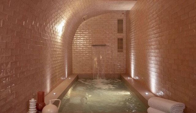 Le Petit Oberkampf Hotel & Spa