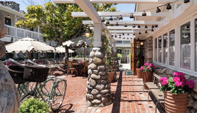 Le Petit Pali at 8th Ave