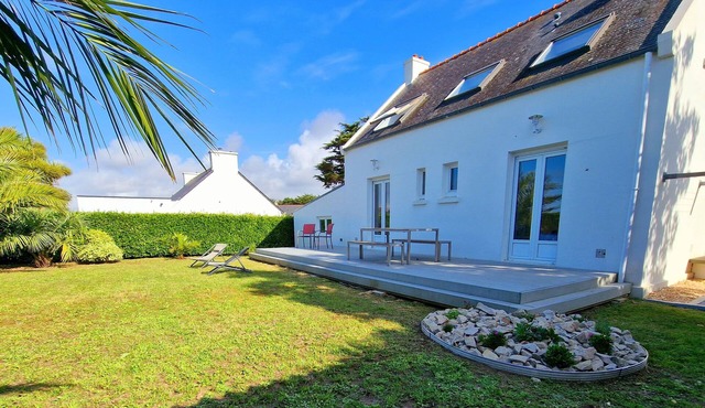 Le Petit Pingouin, sleeps 6, sea and beach 300 metres away
