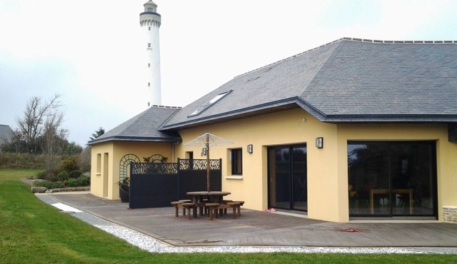 Le Phare de Trézien - Proche plage