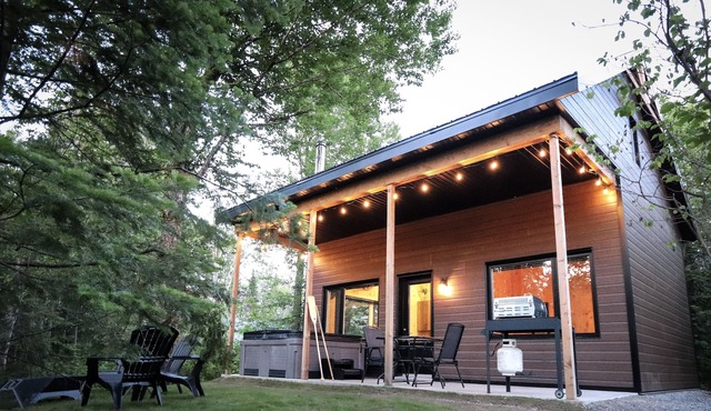 Le Pic-bois Chalet au Bord de L'eau Avec spa