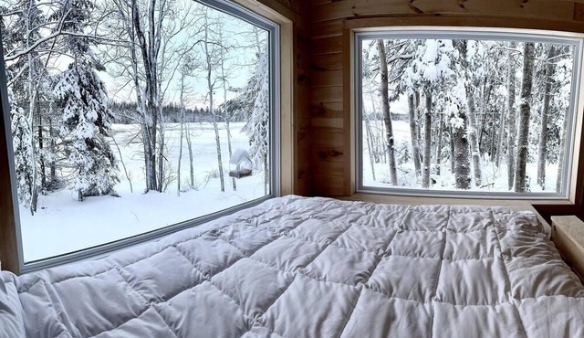 Le PicBois, Tiny house on the side of the river. Perfect get away to disconnect