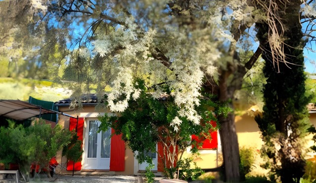 'Le Pigeonnier' with Mountain View, Shared Pool and Wi-Fi