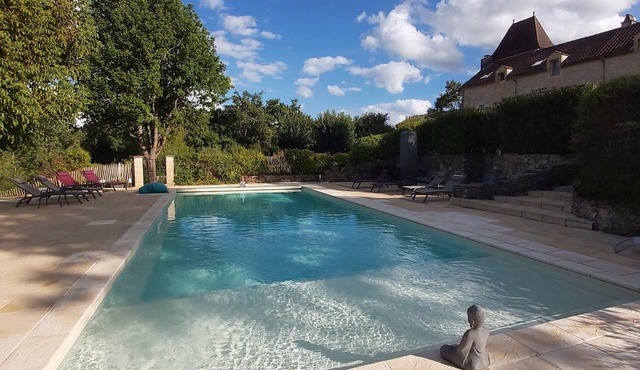 Le Pin Penché – Peaceful Retreat with Heated Pool