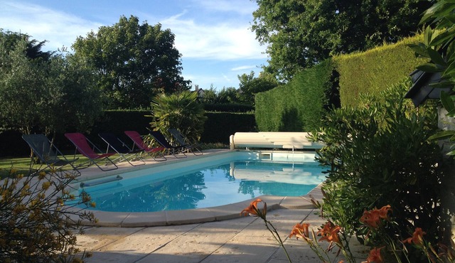 Le Pivoine - 3 restored country barns with heated pool in the Loire valley