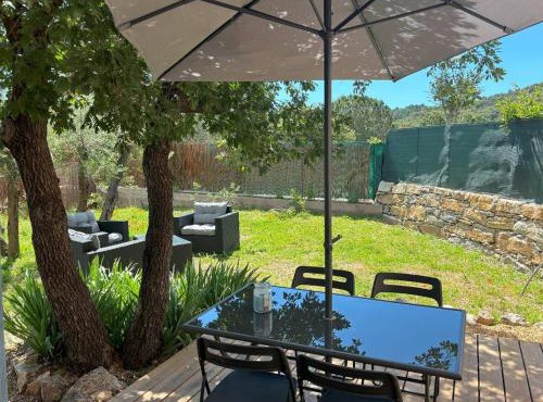 Le Plan de la Tour - T2 4 pers climatisé, 1 ch, jardin, parking, douceur provençale