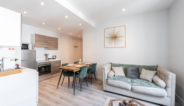 LE POMPADOUR - Magnifique T2 Place Bellecour, au calme