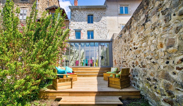 Le Pop - Two Bedroom Apartment, Sleeps 4