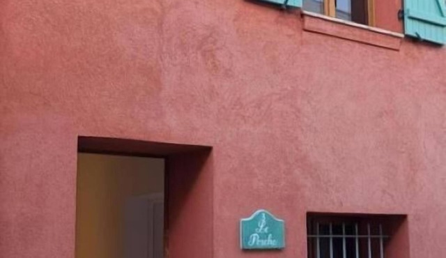 Le Porche air-conditioned apartment
