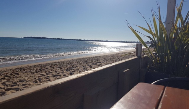 Le Pouliguen, 100 metres from the station, beach, restaurants, stores, sea outings