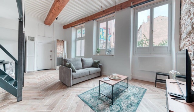 Le Pouteau: Authentic Charm, 2-Bedroom Apartment in Croix Rousse