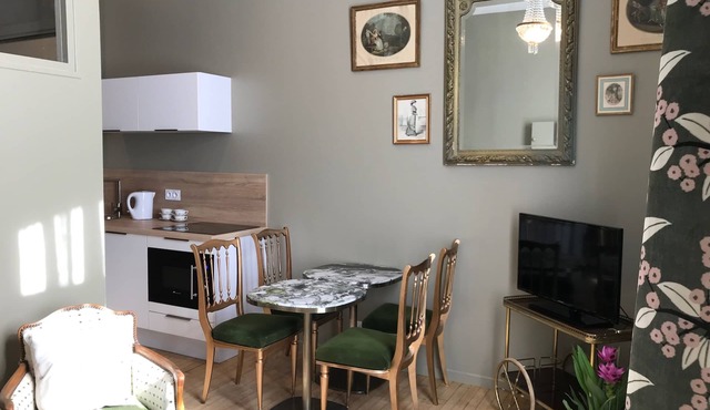 Le Prélude-Apartment-Ensuite with Bath