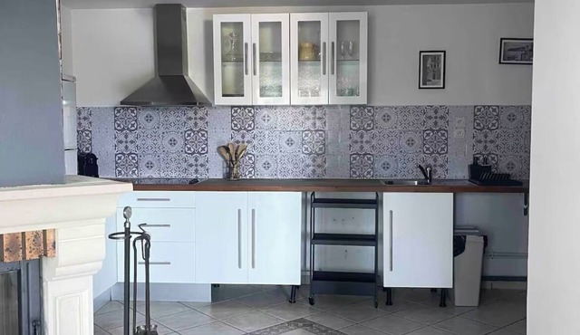 Le Priest - Quiet, north hospital, medical school