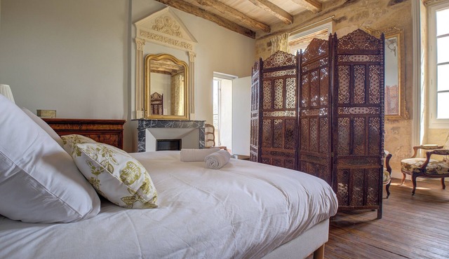 Le Prieuré: elegance, valley views and jacuzzi