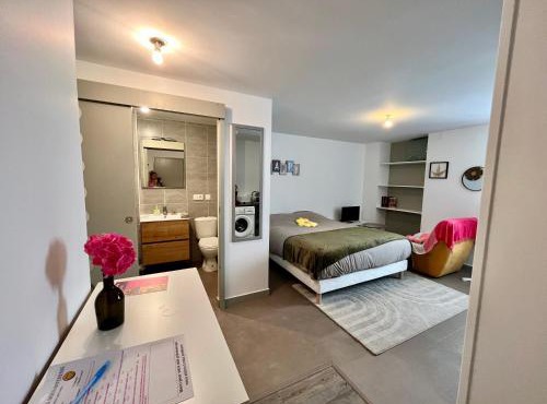 Le ptit chez soi by LPNL Studio confort RDC, Lit Queen, Arrivée autonome