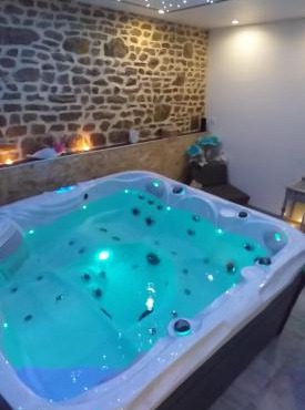 Le Ptit Spa de L'Abbaye Suite love et Spa privé