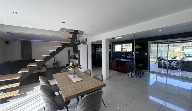 Le QG des Bolides - 12 pers - Circuit - Rêve au Ma