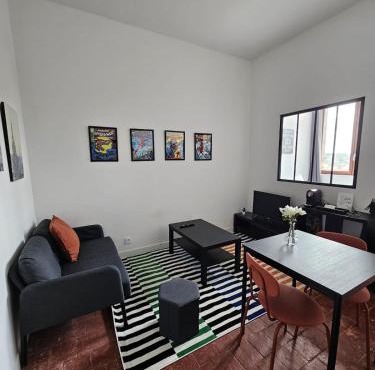Le QG des Super-Heros ,WIFI , Centre ville, linge