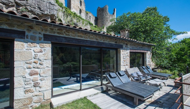 Le Quartier du Château - 3 luxury gîtes (18 pers) - Swimming pool, Sauna, Spa.