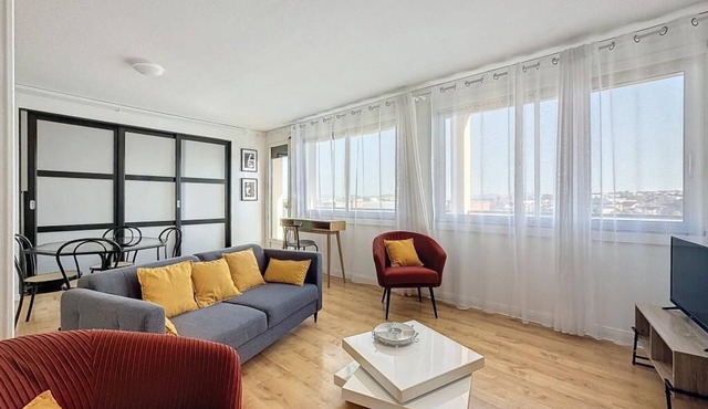 Le quai 52 - Spacious & Bright & Railway Station