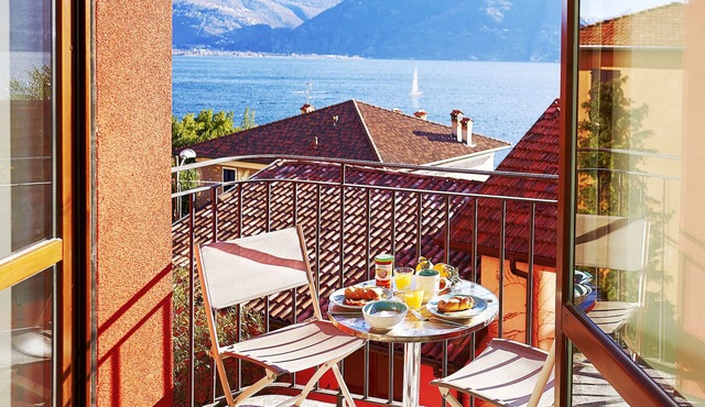 Le Quattro Stagioni lakeview-beach-charging point electric cars-remote working