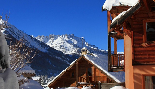 Le Queyrellin hameau des Chazals Nevache Hautes Alpes