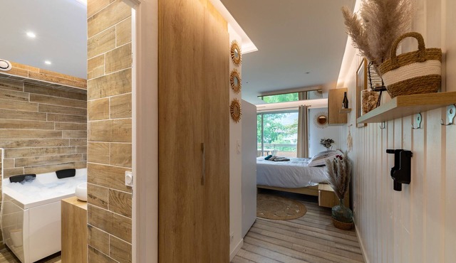 LE Quintessence: Balnéo & Luminothérapie + Parking