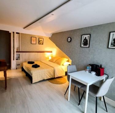 Le Rêve de Poulaines - camping naturiste 1 JUIN-20 SEPTEMBRE et chambre d'hôtes TOUTE L'ANNÉE