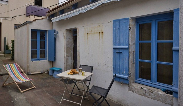 Le refuge de la Fée - Beach and center