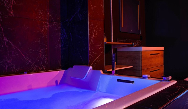 Le Refuge des Amoureux Avec Jacuzzi et Sauna