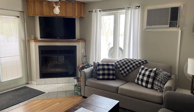 Le Refuge du Sous-Bois - Steps from Mont-Blanc w/Hot Tub and Firepit