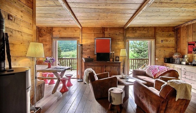 Le refuge of Serre Chevalier, chalet spirit, in Le Monêtier-les-Bains town