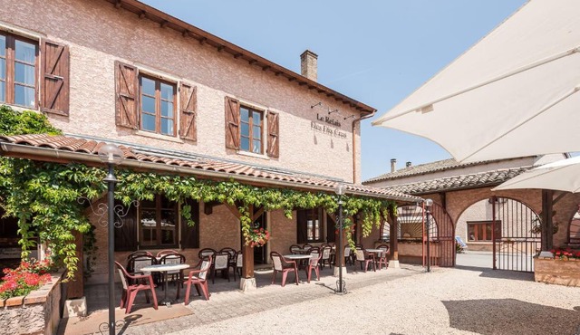 Le Relais Des Dix Crus - Logis Hôtel