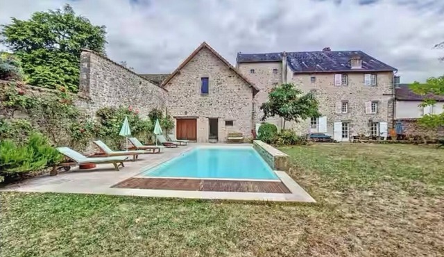 Le Relais des Artistes - Character house - Sleeps 15 - Swimming pool