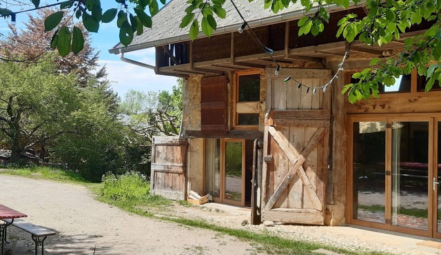 Le Repaire: unusual barn, creative haven