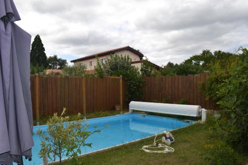 Le repos avec piscine proche de Bordeaux