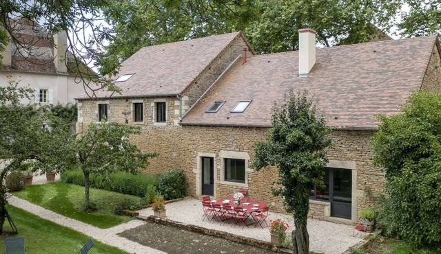 Le Ribouillon: Cottage for 15 people in the heart of Burgundy