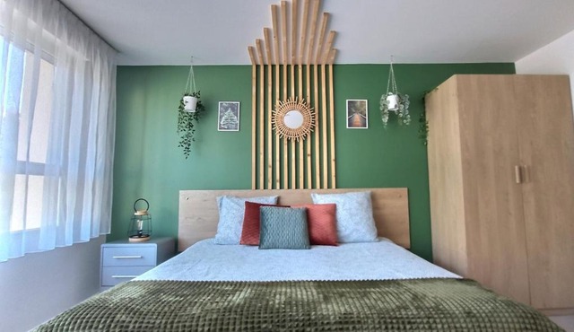 LE RIVIERA - Roissy CDG - Parc Astérix - Paris